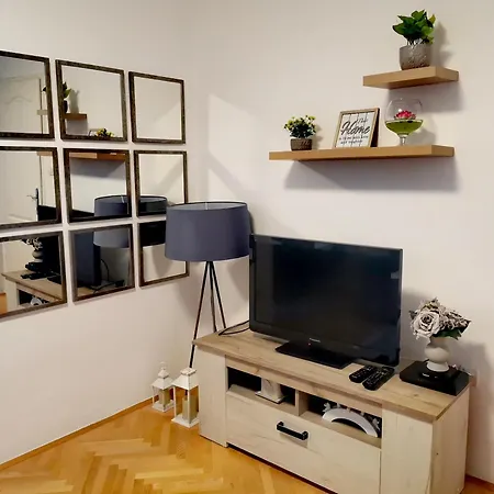 Stan Na Dan Centar アパート *