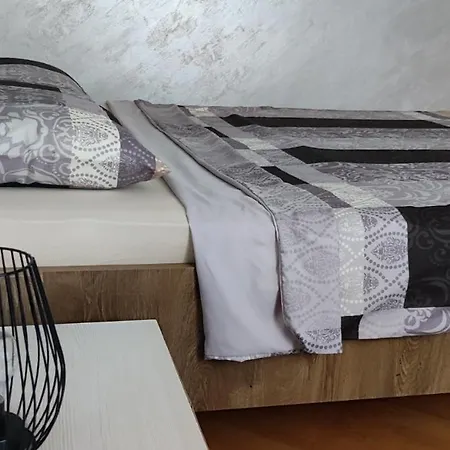 アパート Stan Na Dan Centar *