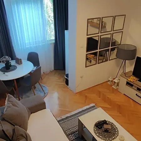 Stan Na Dan Centar * ビイェリナ