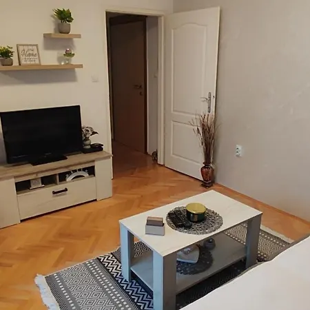 Stan Na Dan Centar アパート