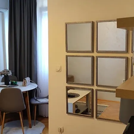 アパート Stan Na Dan Centar