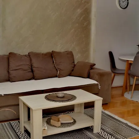 アパート Stan Na Dan Centar *