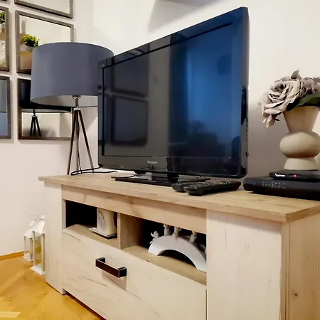 Stan Na Dan Centar ビイェリナ