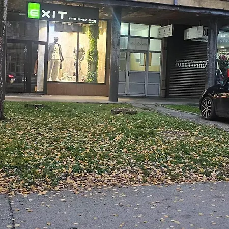 Stan Na Dan Centar アパート ビイェリナ